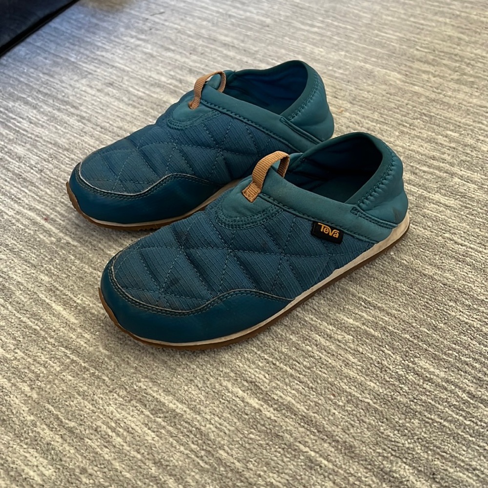 TEVA slip one size 13